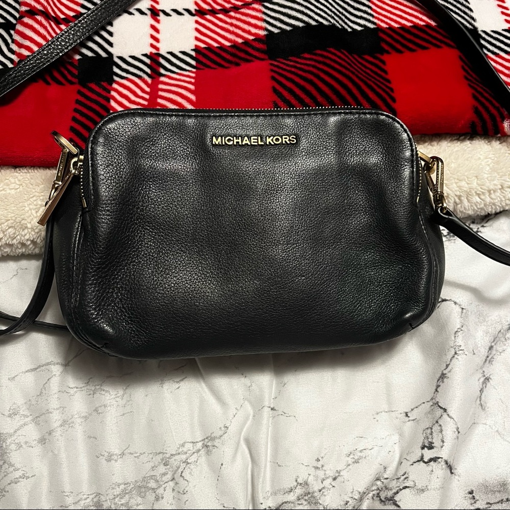 MICHAEL KORS CROSSBODY PURSE